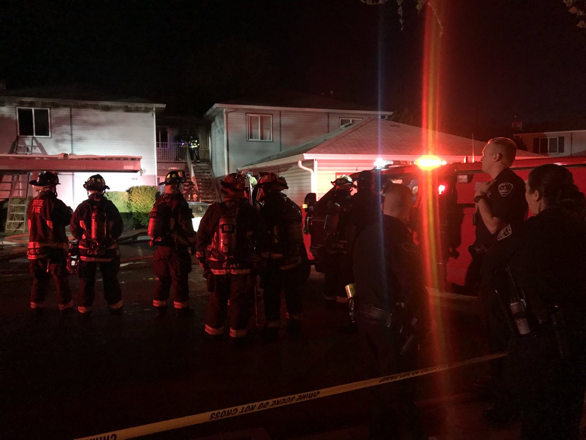 Fire damaged a Boise apartment complex this morning