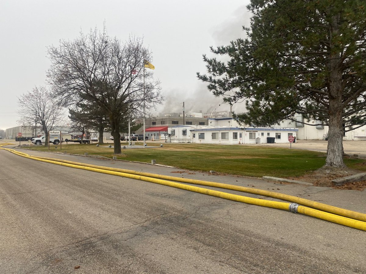 30 firefighters respond to Nampa fire at Simplot building